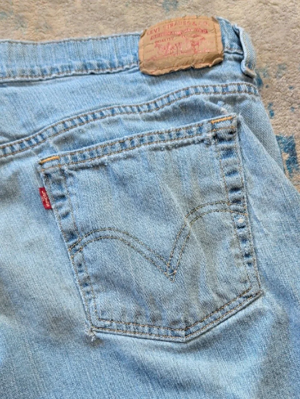 Levi's Light Wash Denim Stretch Hemmed Shorts Women's 16